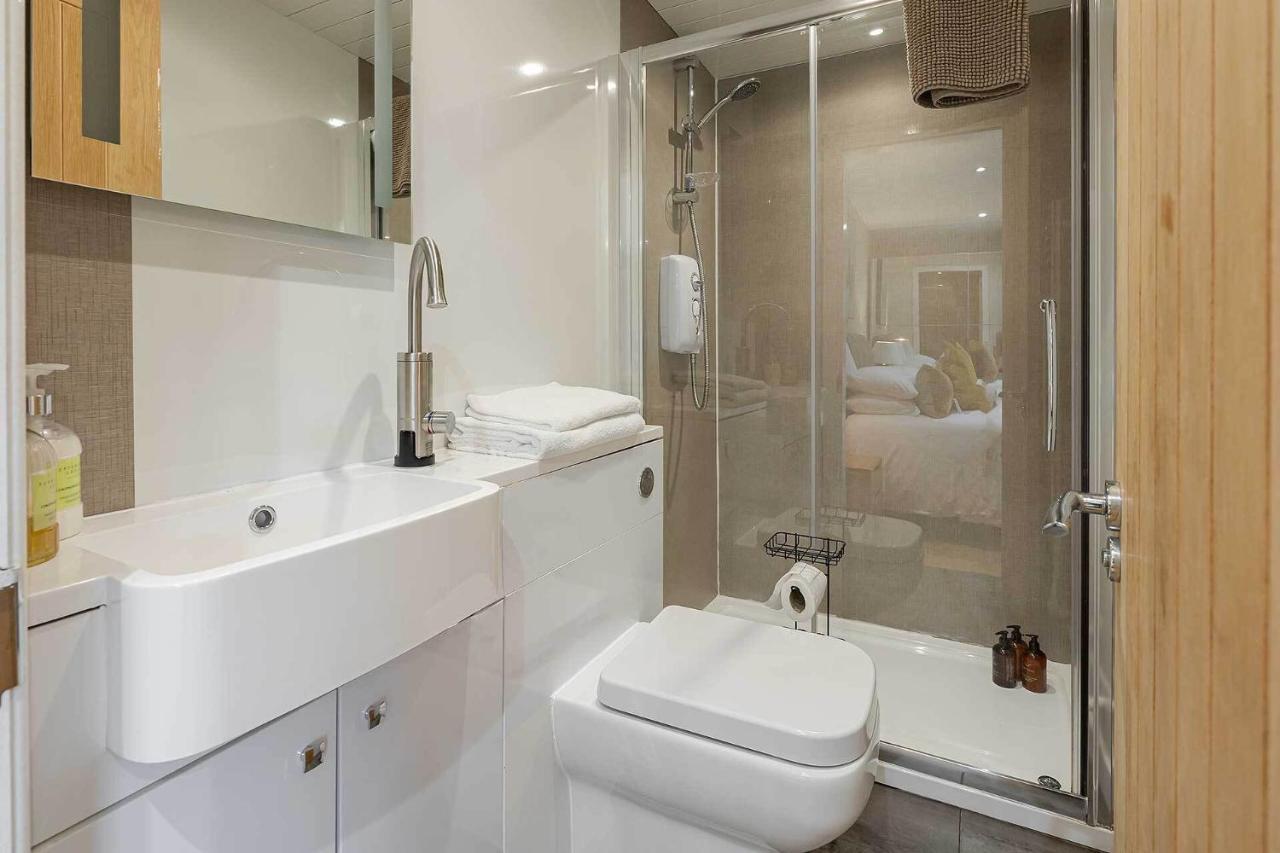 Garthill Lodge & Studio فالكيرك الغرفة الصورة